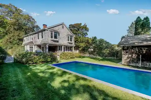 Renovated Beach Cottage in the Village of Southampton