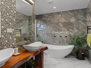 Modern Elegance on Native Bush Sanctuary
