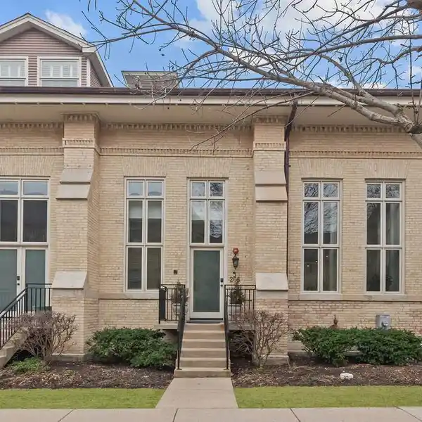 UNIQUE RESIDENCE IN HISTORIC ENLISTED MEN'S MESS HALL