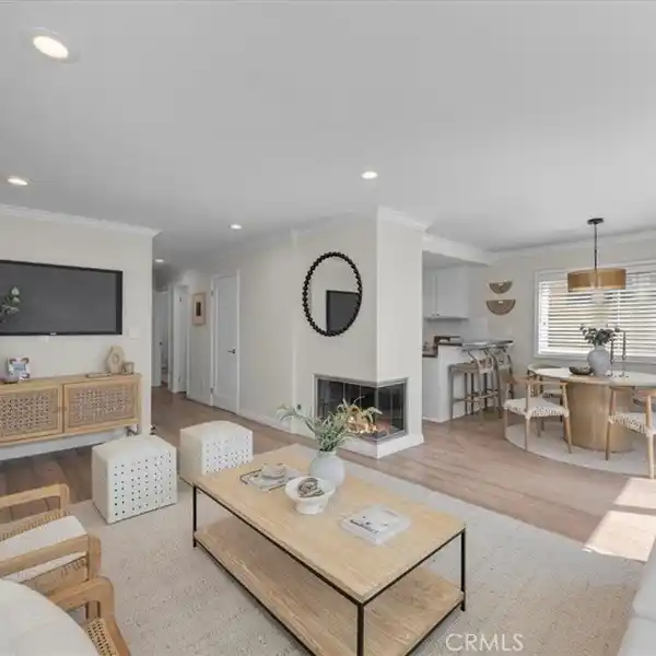 PRIME LOCATION NEAR DINING AND NIGHTLIFE