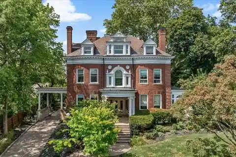 Distinguished City Estate