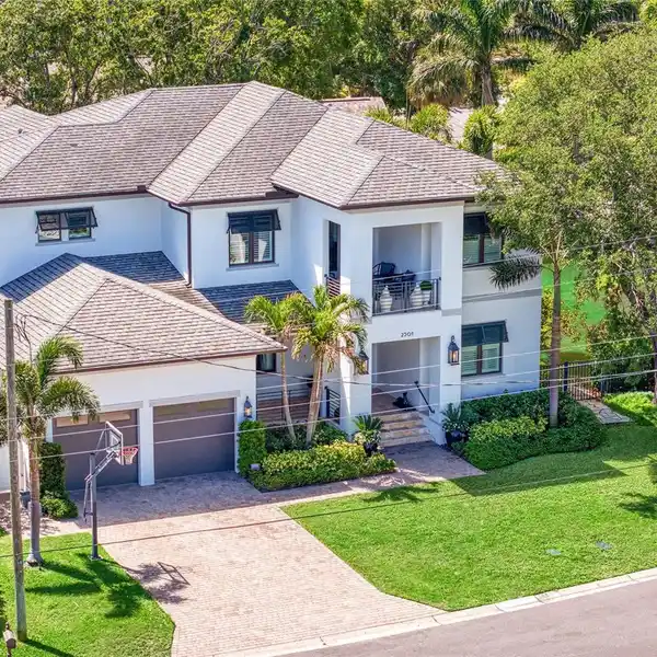 TRULY UNIQUE SOUTH TAMPA ESTATE