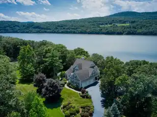 Prime Hudson Valley Living with River Views