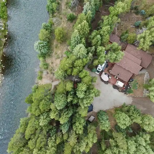 RIVERFRONT HOME IN THE SAGE CREEK CANYON