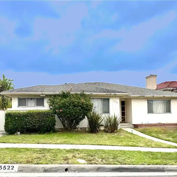 MID-CENTURY GEM IN UPPER LADERA HEIGHTS