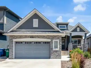 Custom-Built Mckee Bungalow Offering an Unbeatable Waterfront Location