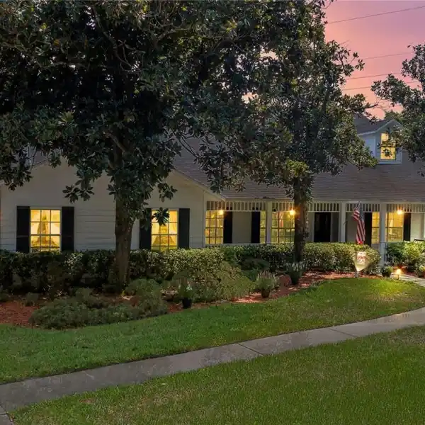 CHARMING MOVE-IN READY COLONIAL HOME