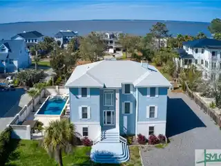 Exquisite Contemporary Beach House