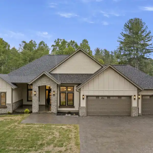 NEW CONSTRUCTION HOME IN HORSESHOE'S NEWEST GATED COMMUNITY