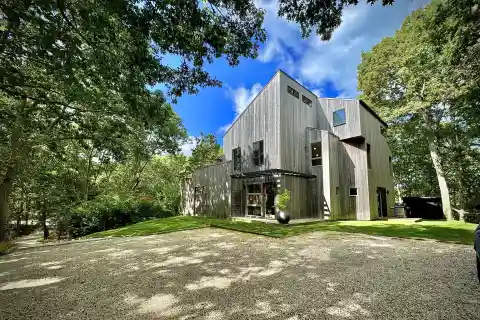 Immaculate Four Bedroom Modern Home for Rent