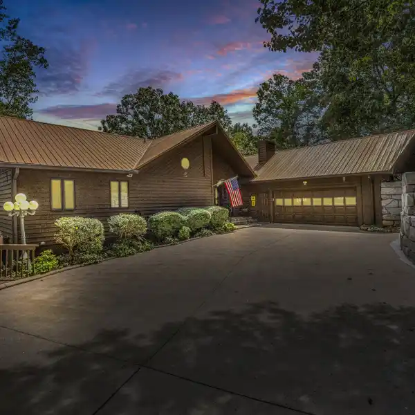 BEAUTIFULLY UPDATED HOME ON BALD MOUNTAIN GOLF COURSE