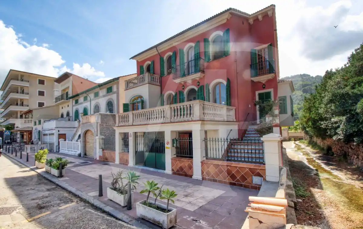 Fantastic 1925 Mansion Villa on the Beach in Puerto De Sóller