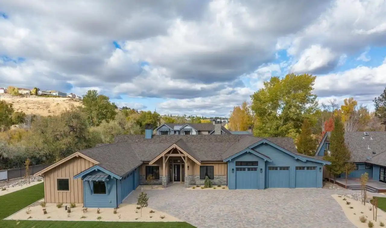 High-end Home in an Exclusive Gated Community