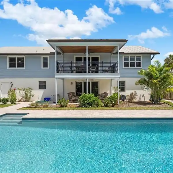 TROPICAL OASIS IN ST. LUCIE ESTATES