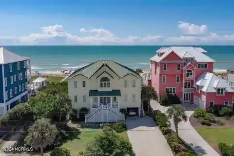 Expansive Eight Bedroom Oceanfront Home
