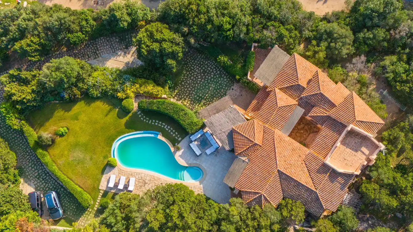 Expansive Nine Bedroom Villa in a Lush Setting