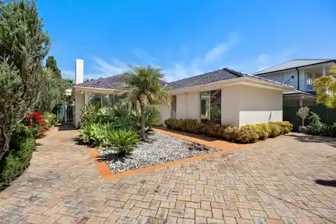 Immaculate Abode with a Slice of Versatile Family Living