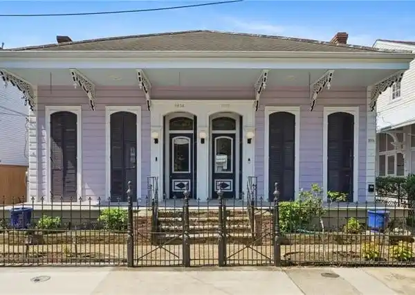 LARGE VICTORIAN PROPERTY ON A SUBSTANTIAL LOT