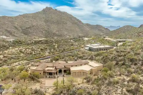 High-level Luxury in Canyon Pass at Dove Mountain