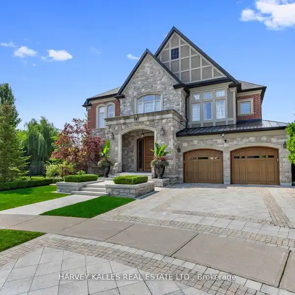INCOMPARABLE CUSTOM ESTATE