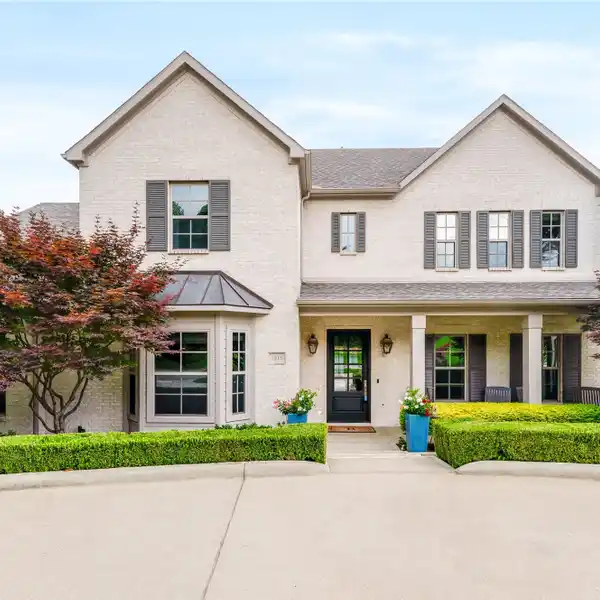 BEAUTIFULLY UPDATED HOME IN LAKE HIGHLANDS