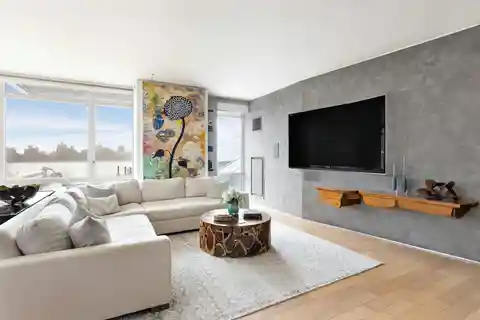 Luxury Two Bedroom with Skyline Views