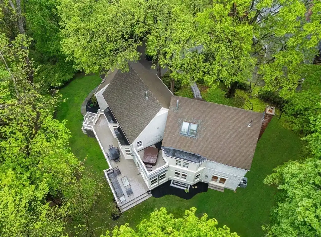 Extraordinary Property in a Magical Setting