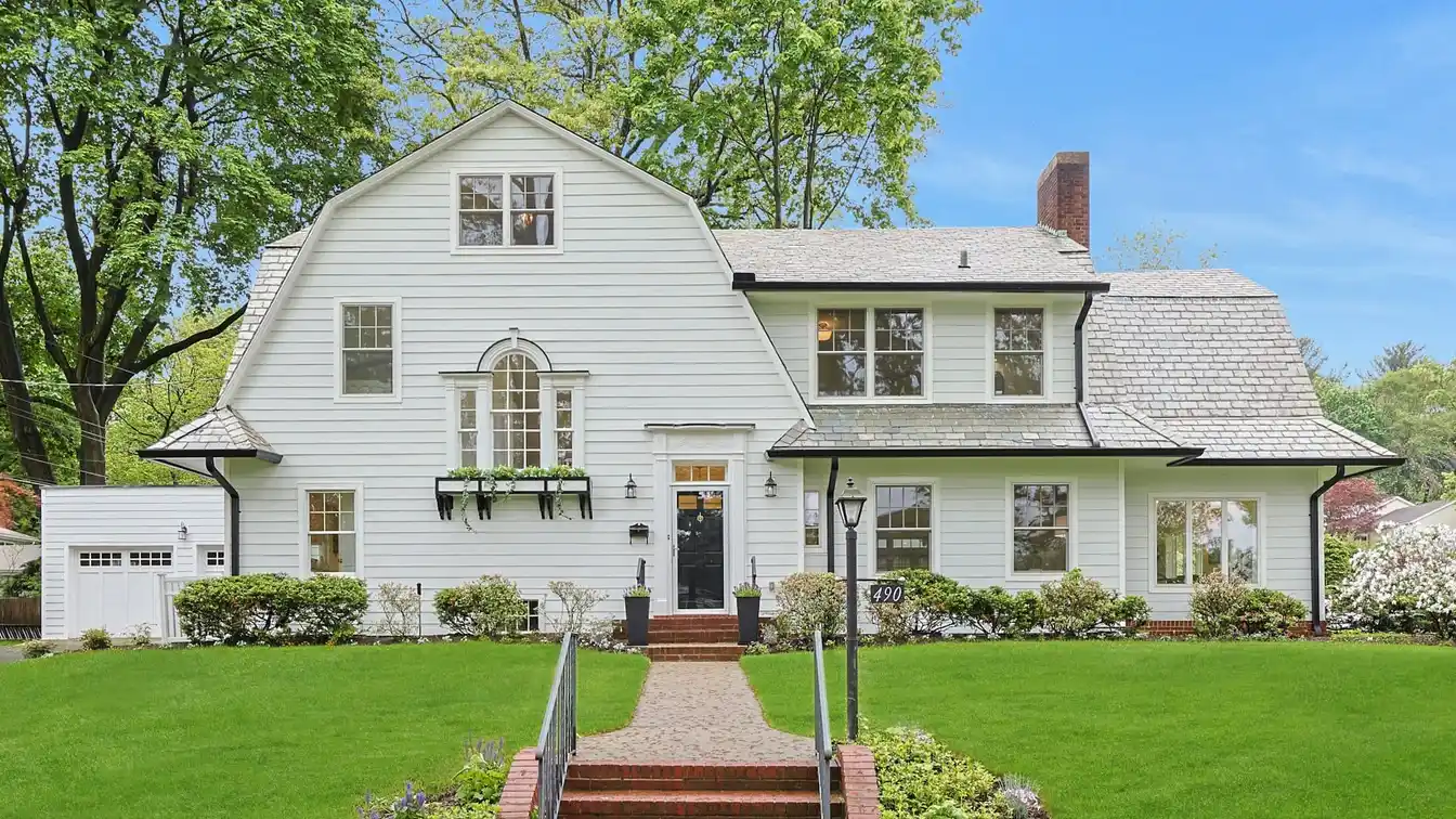 Classic Home in Philipse Manor
