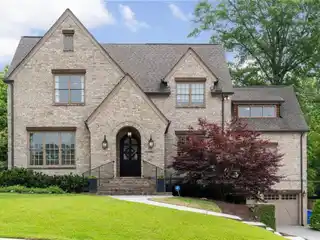 Stunning Home in Convenient Morningside Location