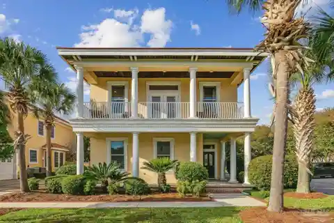 Coastal Luxury and Downtown Vibrancy in Port Royal
