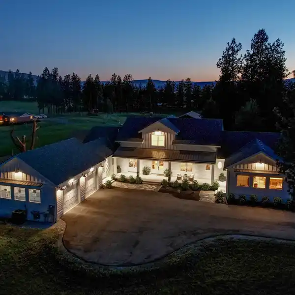 MODERN FARMHOUSE ON ACREAGE