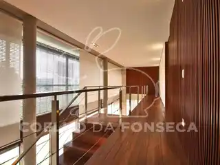 Space and Elegance with a Privileged View