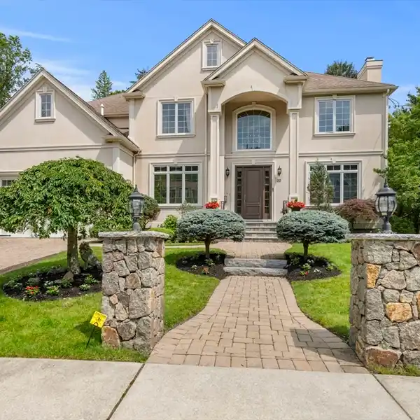 TIMELESS ARCHITECTURE WITH MODERN LUXURY