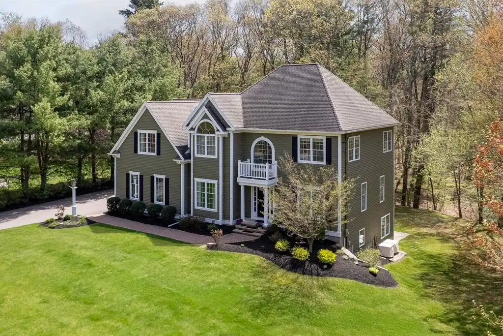 Colonial Home Full of Upgrades