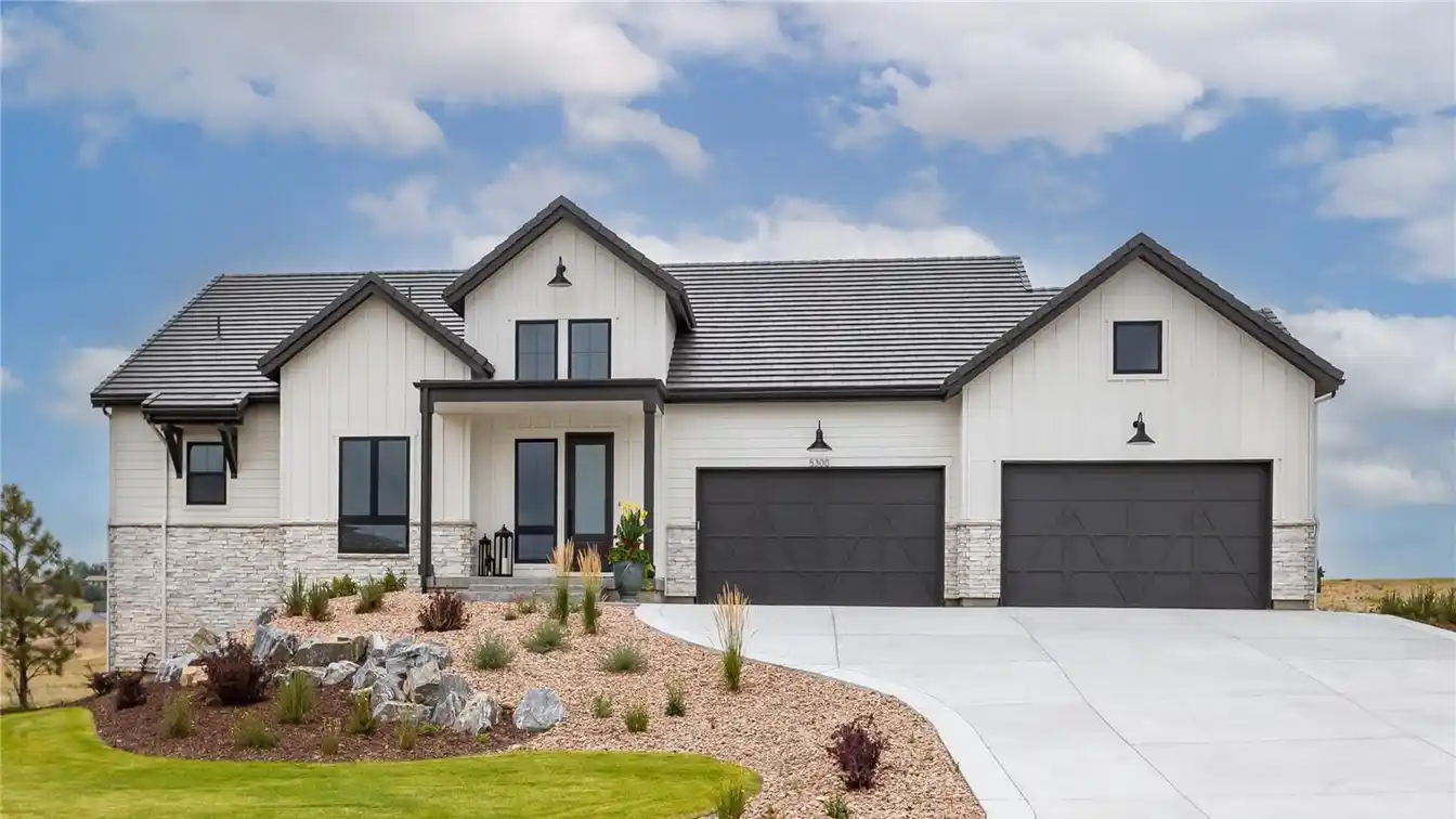 Remarkable Ranch-style Home in Sought-after Pradera