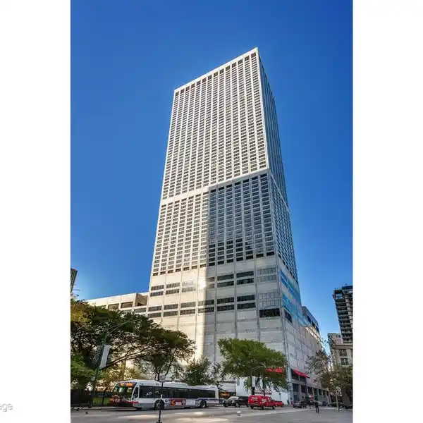 EXCEPTIONAL TWO-FLOOR RESIDENCE