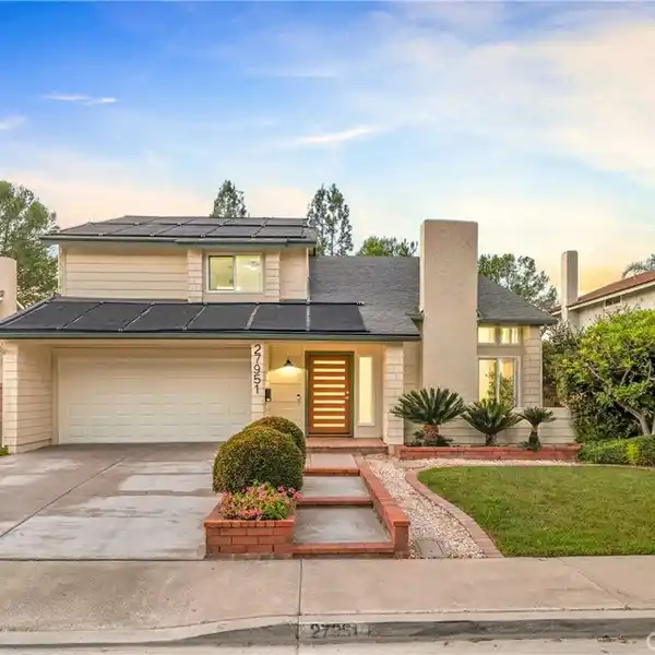 RENOVATED MASTERFULLY FOR SOPHISTICATED MODERN LIVING