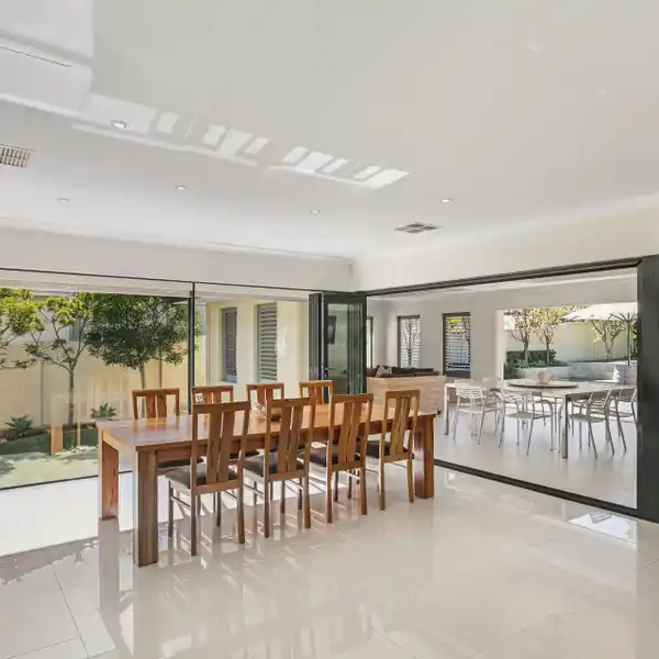 STUNNING DOUBLE-STOREY WITH THEATRE & STUDY