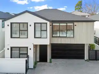 Stunning Brand-New Five Bedroom Residence