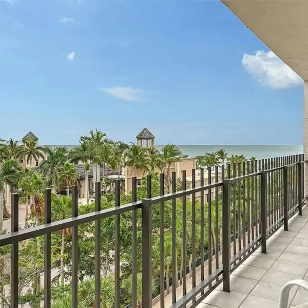SPECIAL BEACH HOME