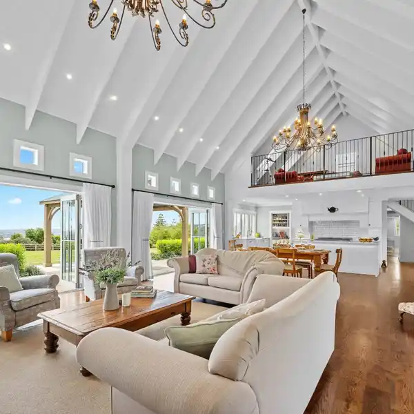 ELEGANT FRENCH COUNTRY STYLE HOME