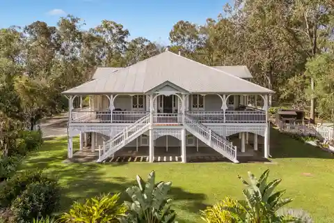 Queenslander Estate of Timeless Grace