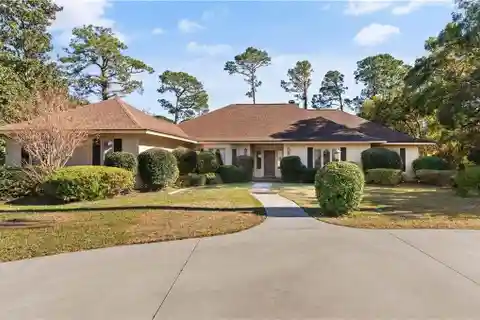 Charming Island Club Ranch Home on the Retreat Golf Course