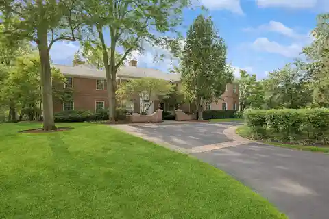 Charming and Sophisticated Red Brick Georgian Residence