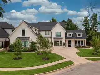 Entertain in Style and Relax in Luxury
