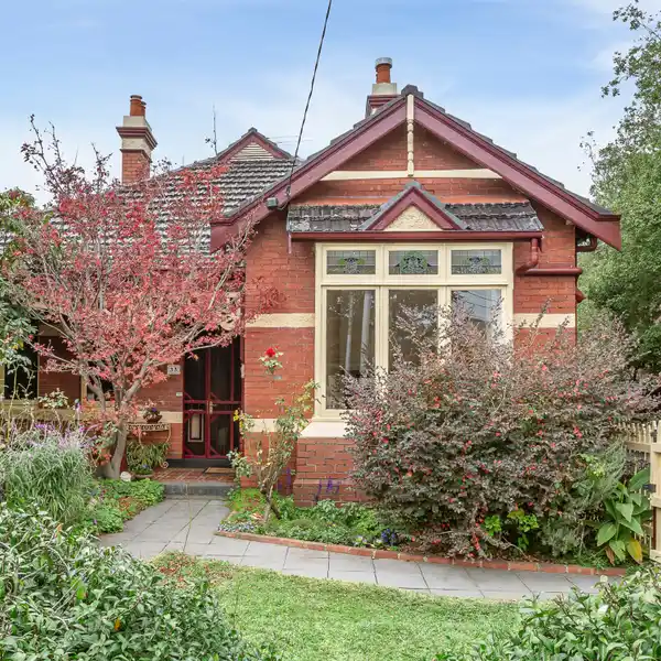 GRAND HISTORIC HOME WITH EXPANSIVE GARDEN OASIS