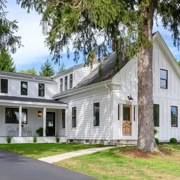STUNNINGLY RENOVATED FARMHOUSE