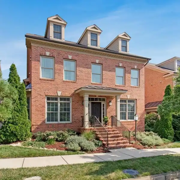 STUNNING BRICK RESIDENCE IN TRANQUIL LOCATION