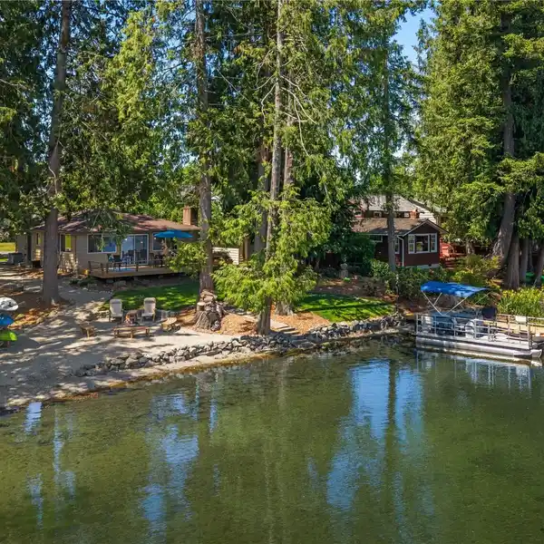 CHARMING LAKE LUCERNE RETREAT