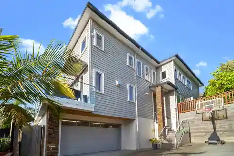 Style and Comfort in a Desirable Location